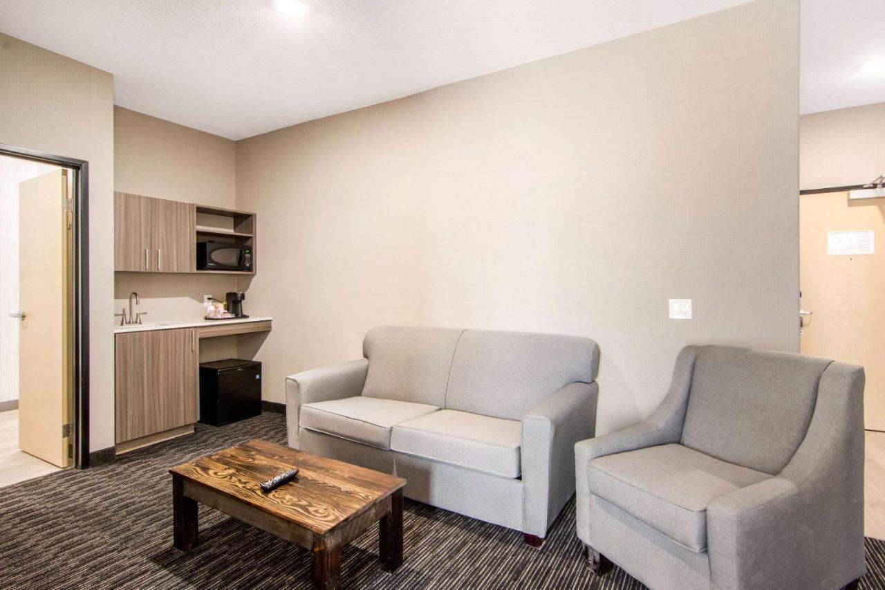 Comfort Inn & Suites North Battleford Εξωτερικό φωτογραφία