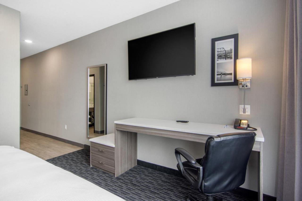 Comfort Inn & Suites North Battleford Εξωτερικό φωτογραφία